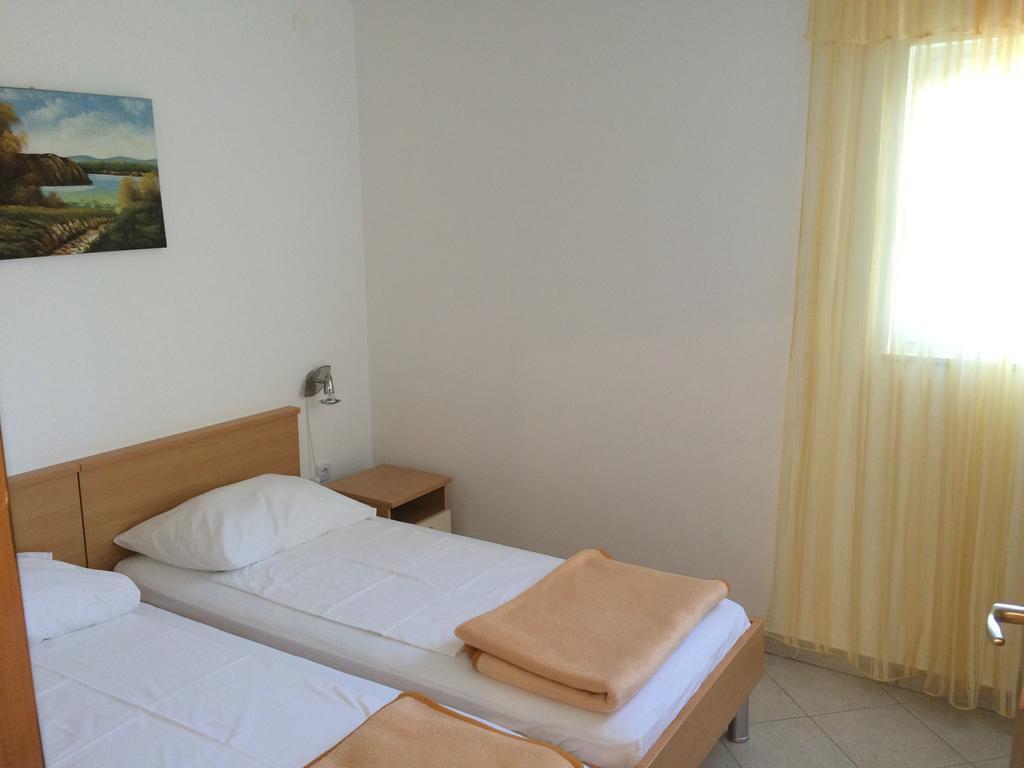 Apartment Kolundzic Novi Vinodolski Pokoj fotografie