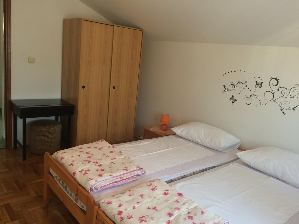 Apartment Kolundzic Novi Vinodolski Pokoj fotografie